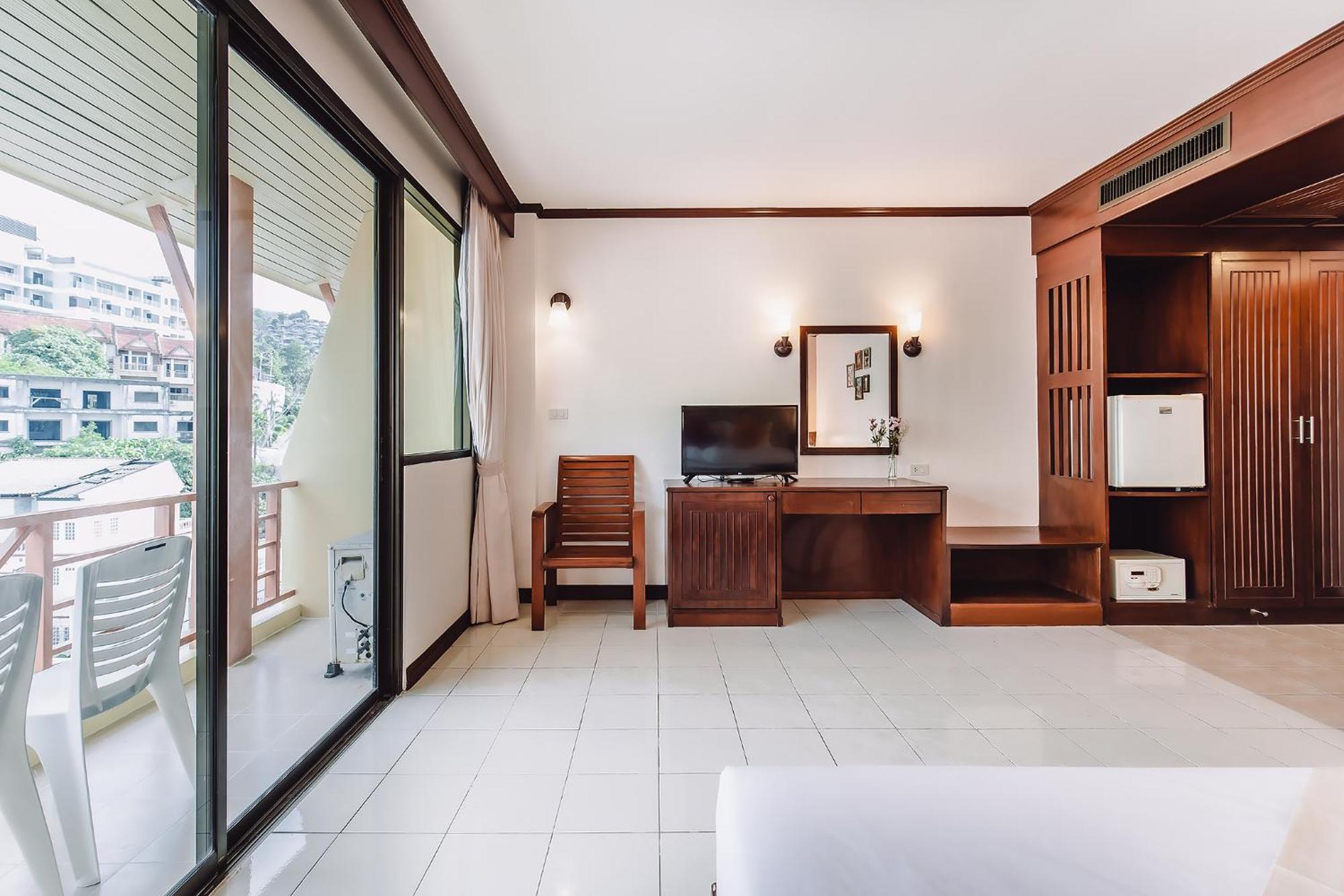 Bauman-Ville Hotel Patong Extérieur photo