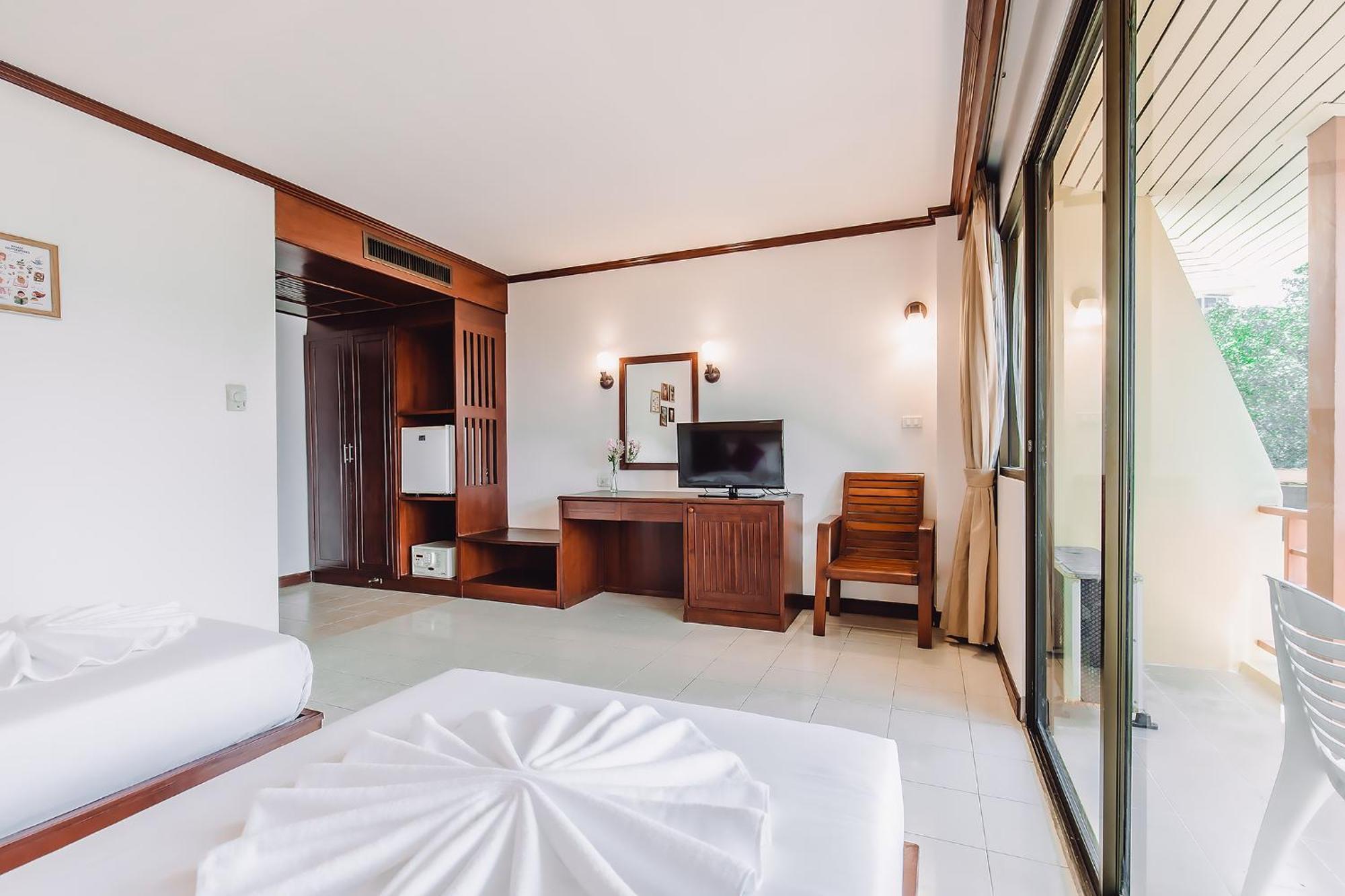 Bauman-Ville Hotel Patong Extérieur photo
