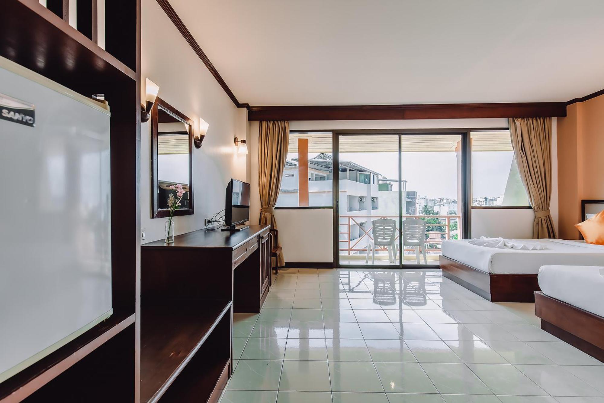 Bauman-Ville Hotel Patong Extérieur photo